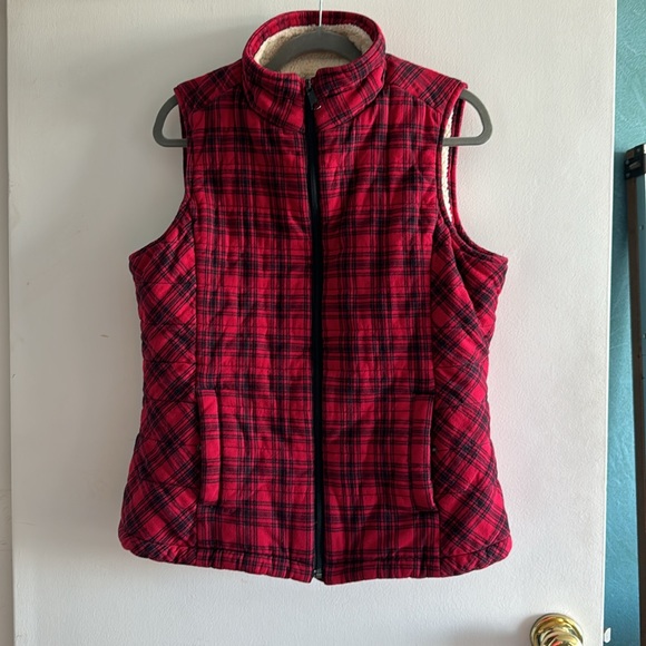Duluth Trading Company red plaid fleece lined vest. Size Medium - Picture 5 of 5